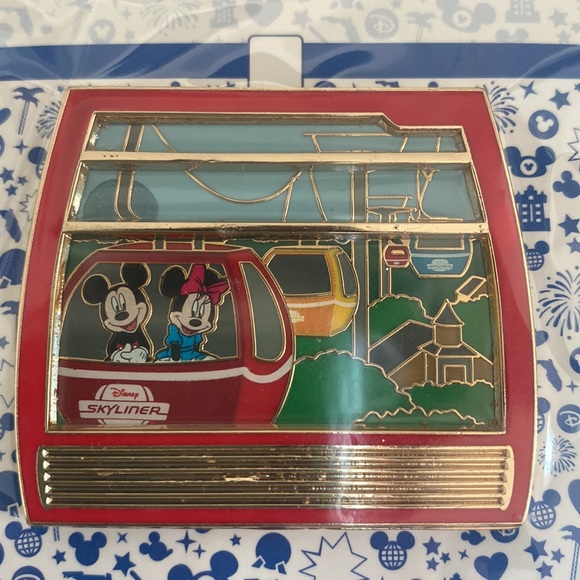 Skyliner Pin